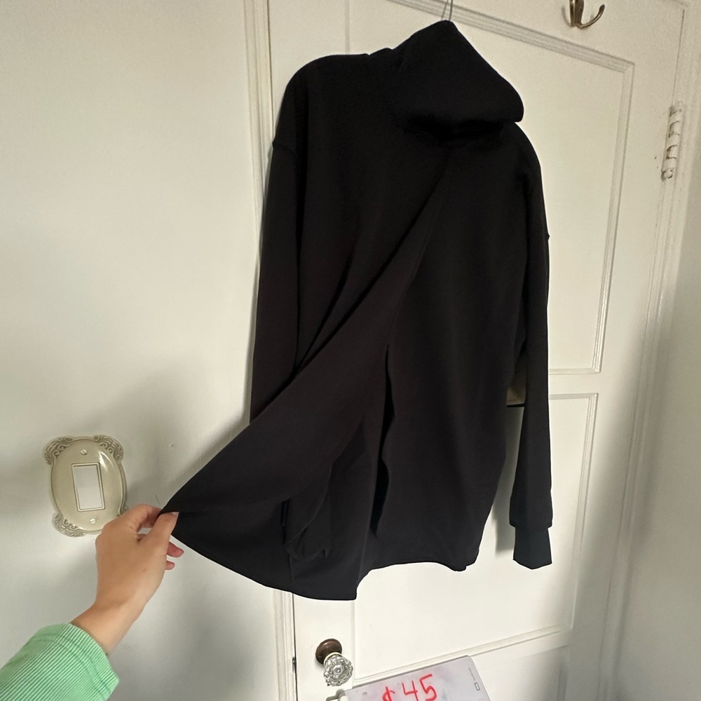 NWT Nike maternity reversible pullover